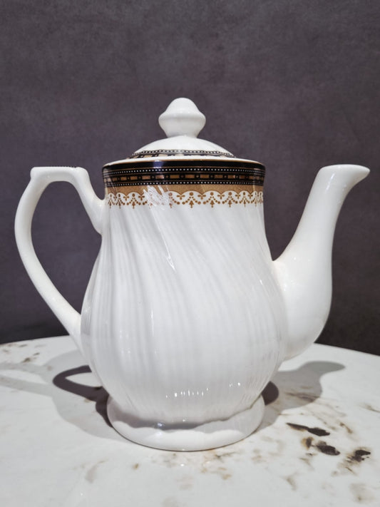 Luxora Tea Set