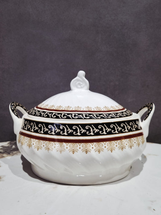 Royal Feast Dinner Set