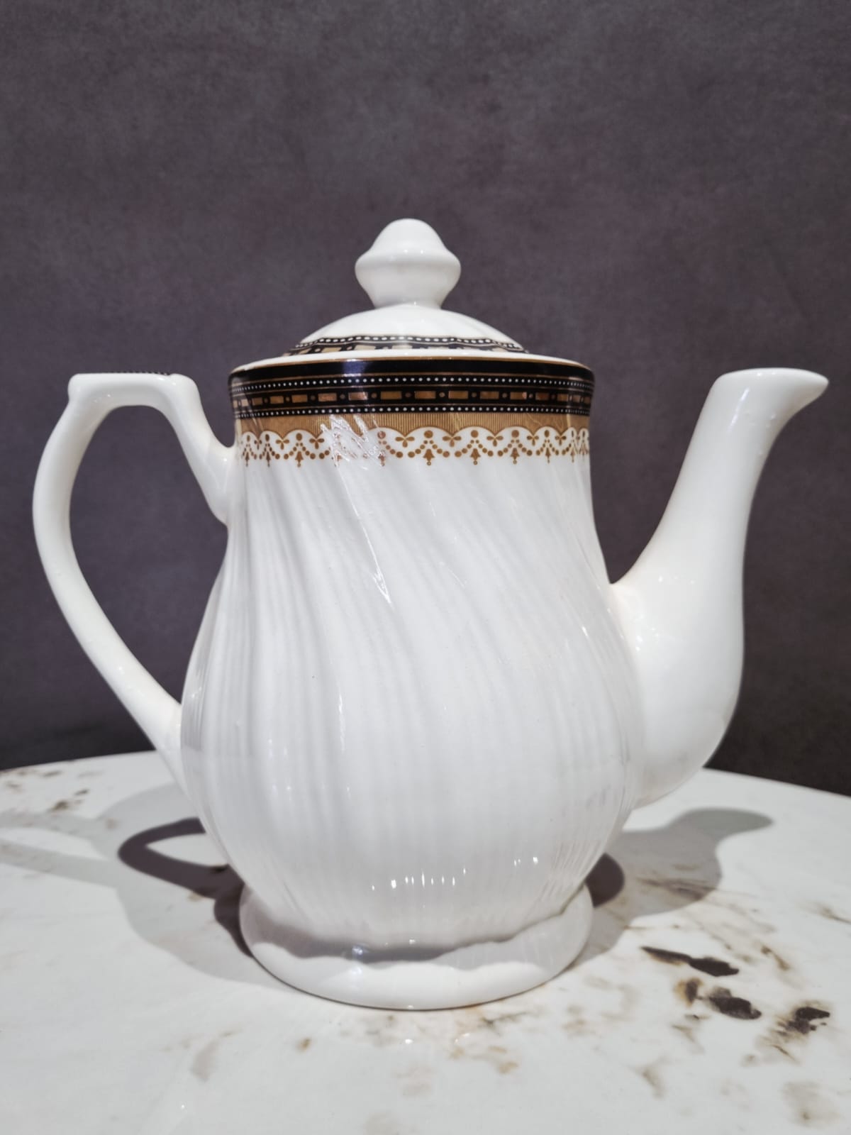Luxora Tea Set