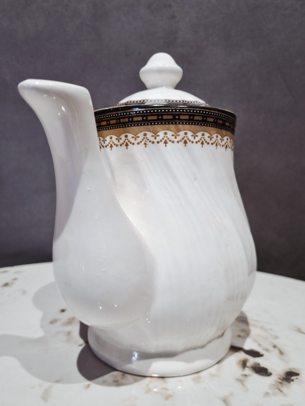 Luxora Tea Set