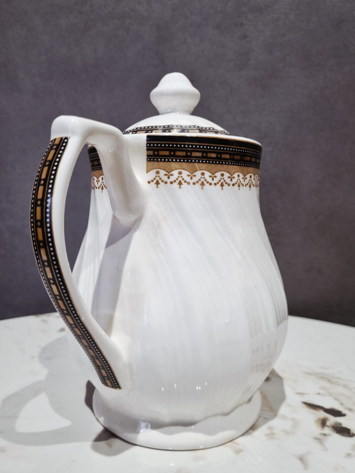 Luxora Tea Set