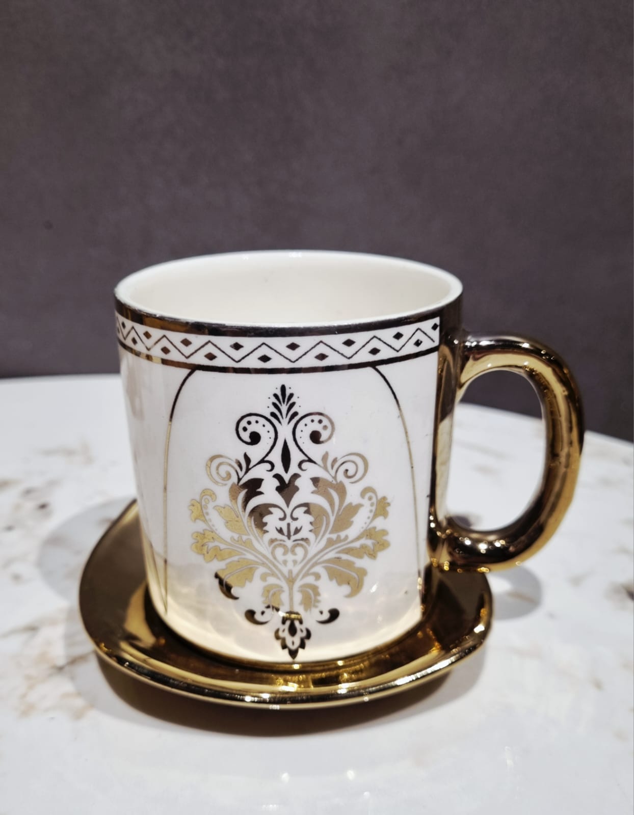 Opulent Gold Cup & Coaster